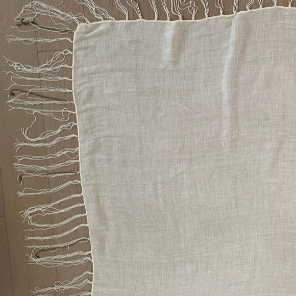 Cream scarf - Picture 4 of 8